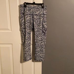 Blue and White Print Capri Active Leggings
